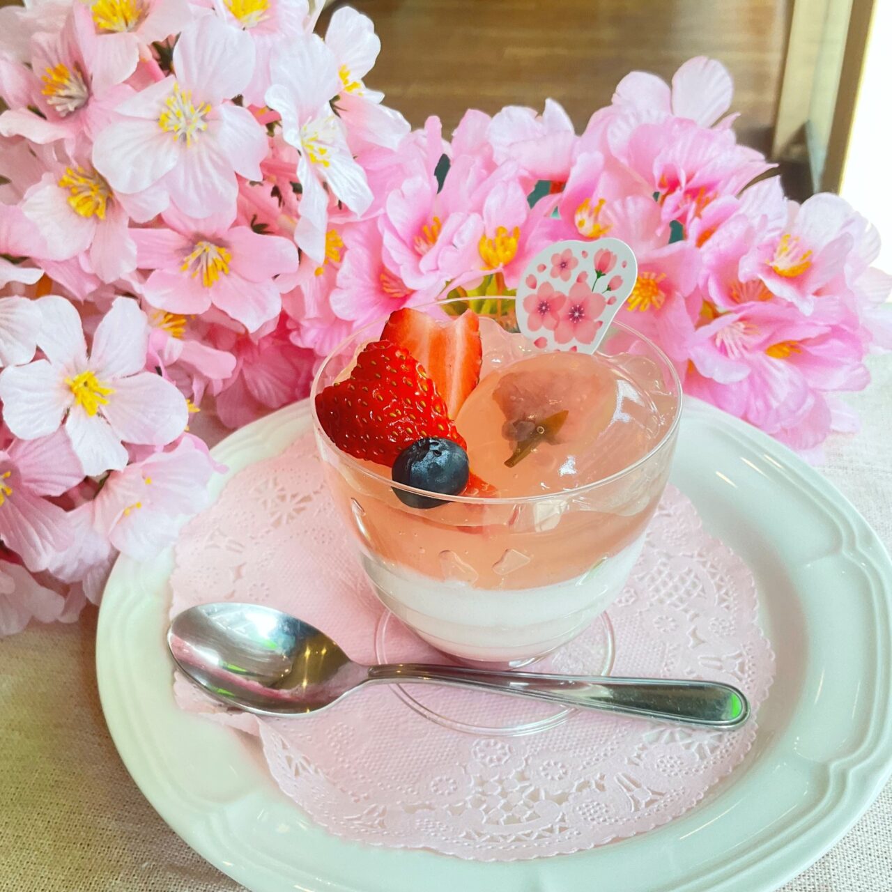 【期間限定】桜と苺のムース